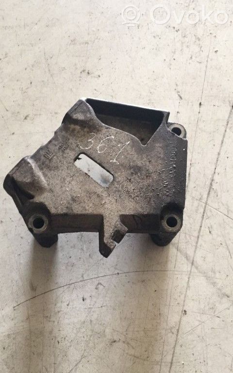 Opel Corsa D Engine mounting bracket 