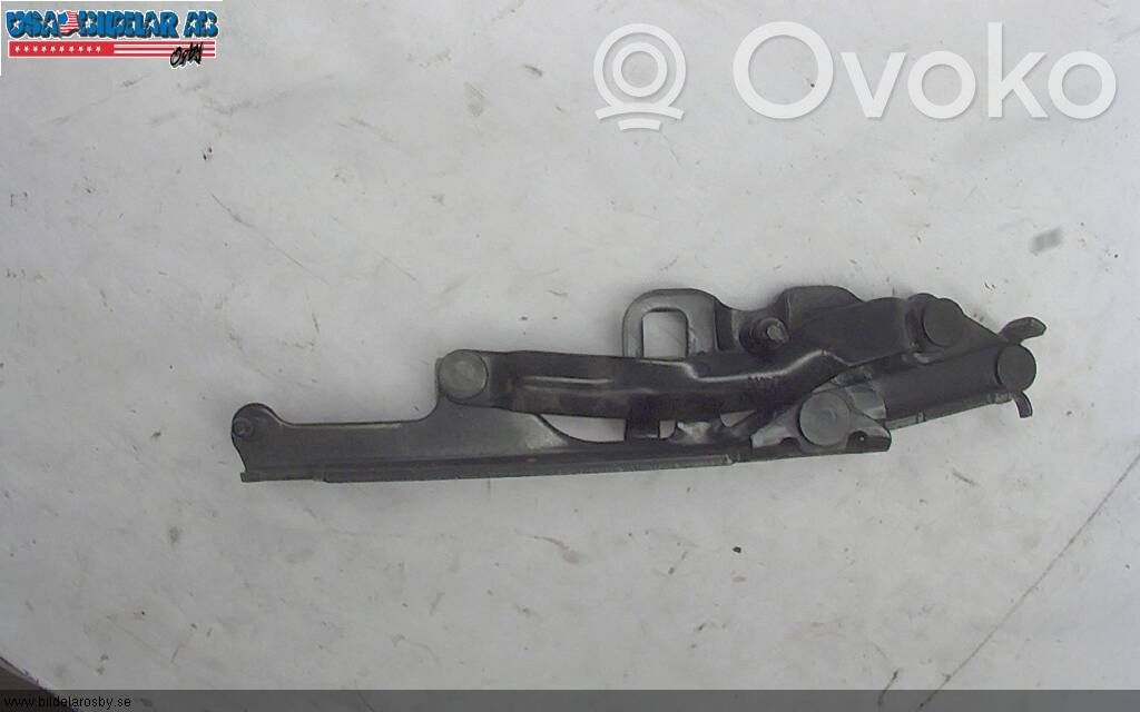 Chevrolet Corvette Tailgate/trunk/boot hinge 