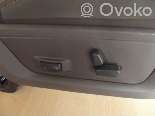 Dodge RAM Front passenger seat 