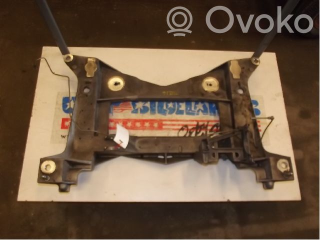 Chevrolet Corvette Priekinis traversas 