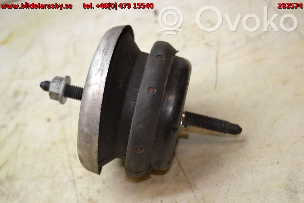 Chevrolet Corvette Engine mount bracket 