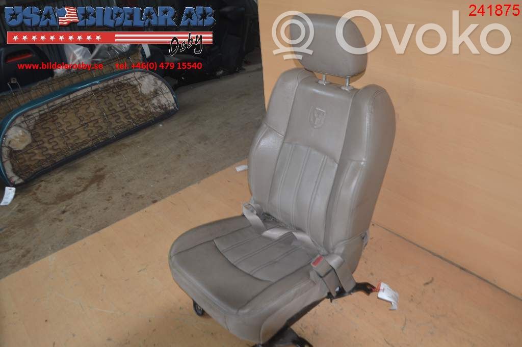 Front passenger seat   20200288BR
