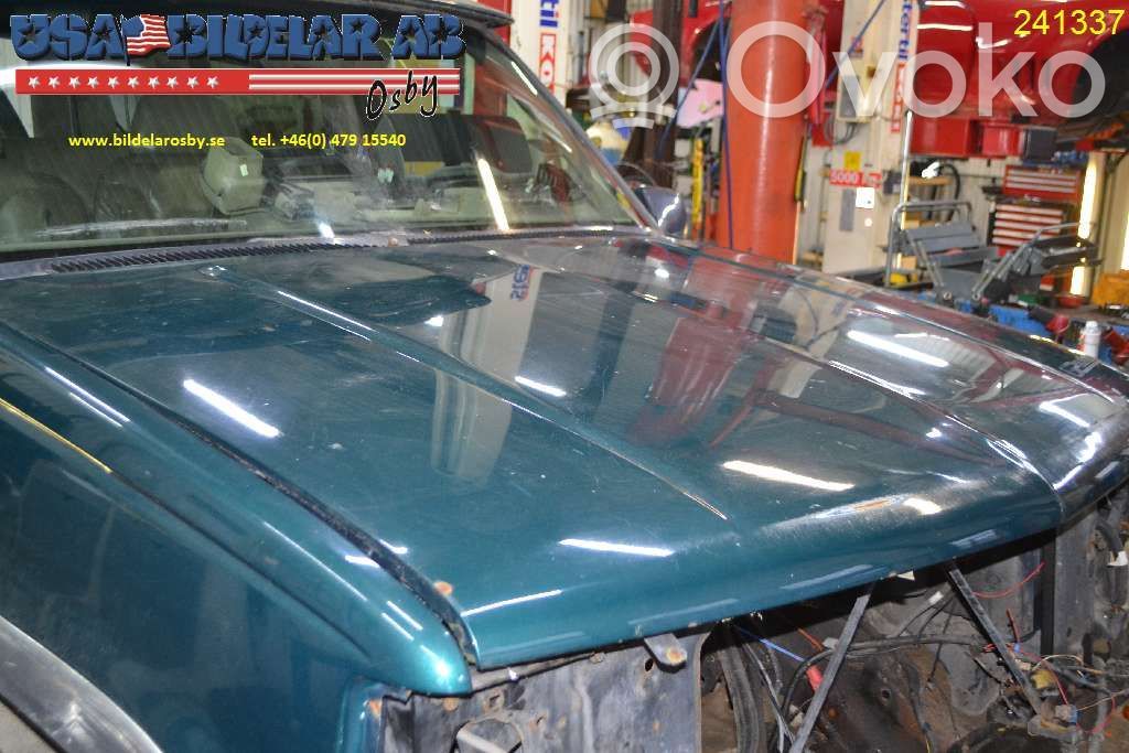 Chevrolet Tahoe Konepelti 