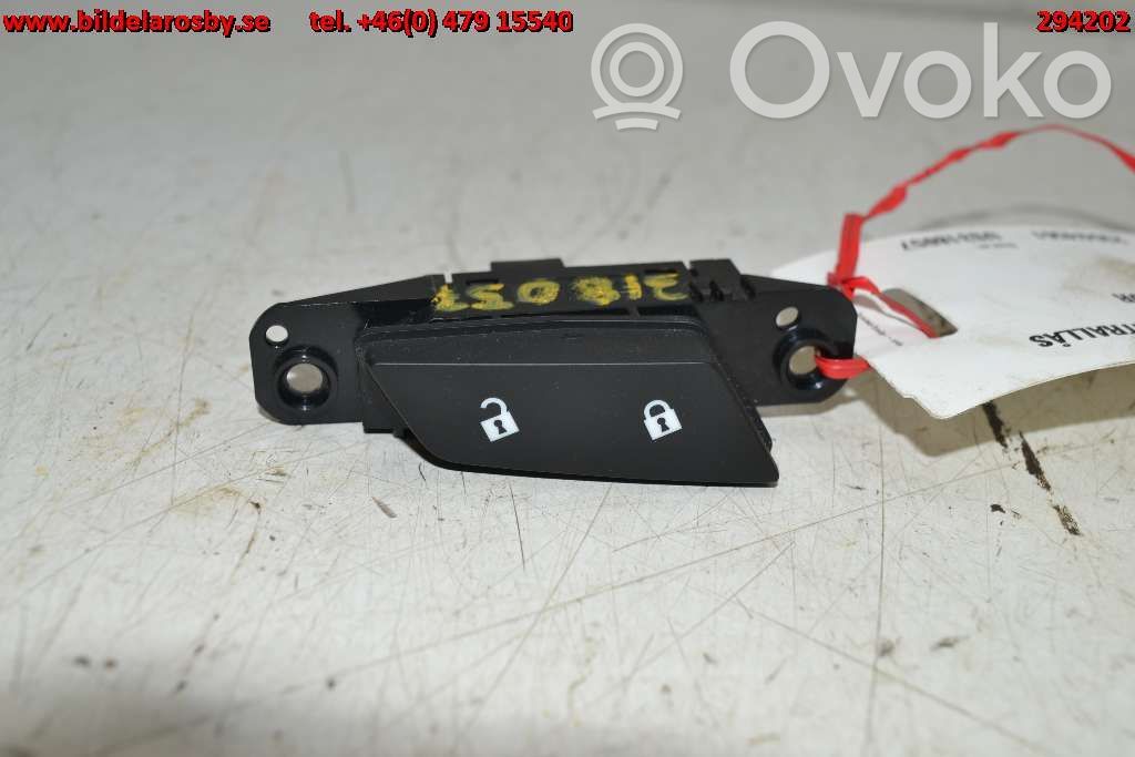 Chevrolet Cruze Central locking switch button 