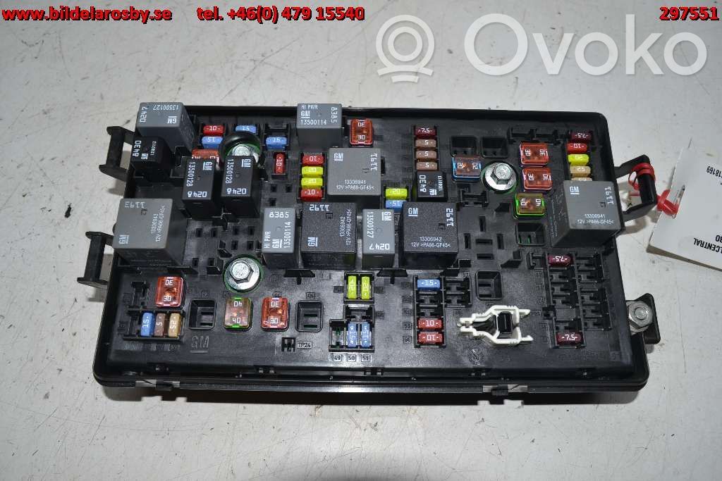 Chevrolet Camaro Fuse module 