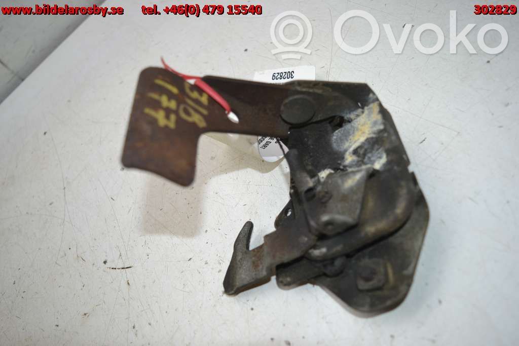 Engine bonnet/hood lock/catch