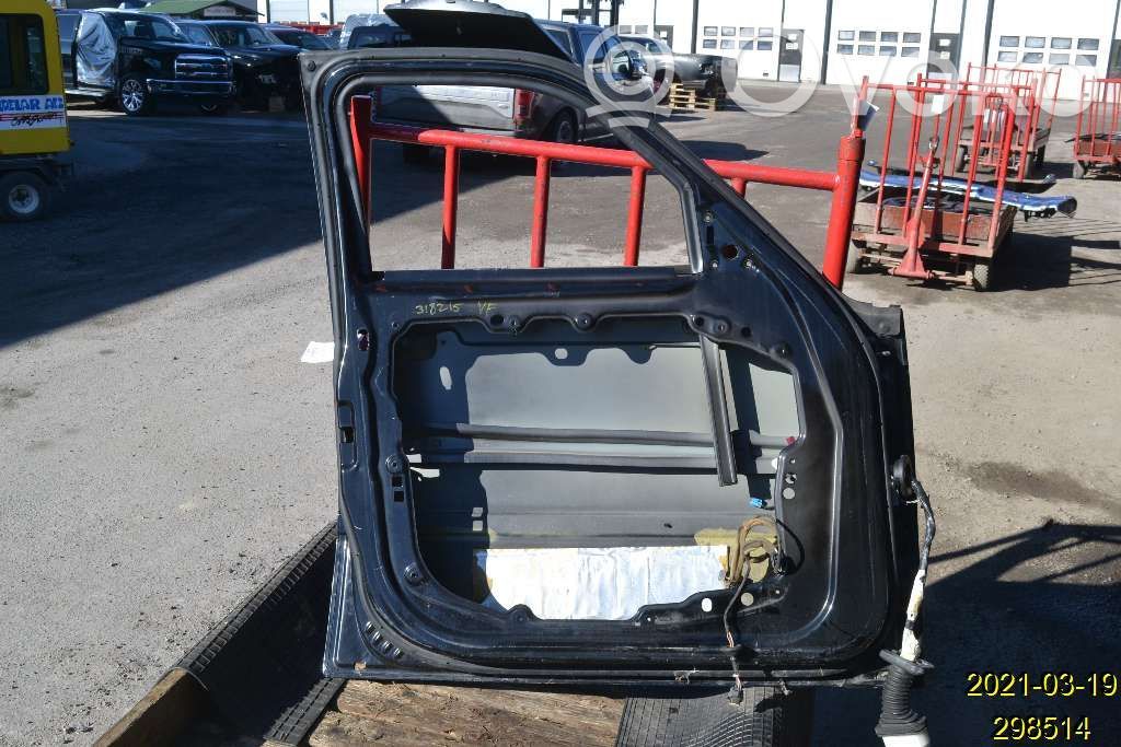 Dodge Nitro Drzwi przednie 