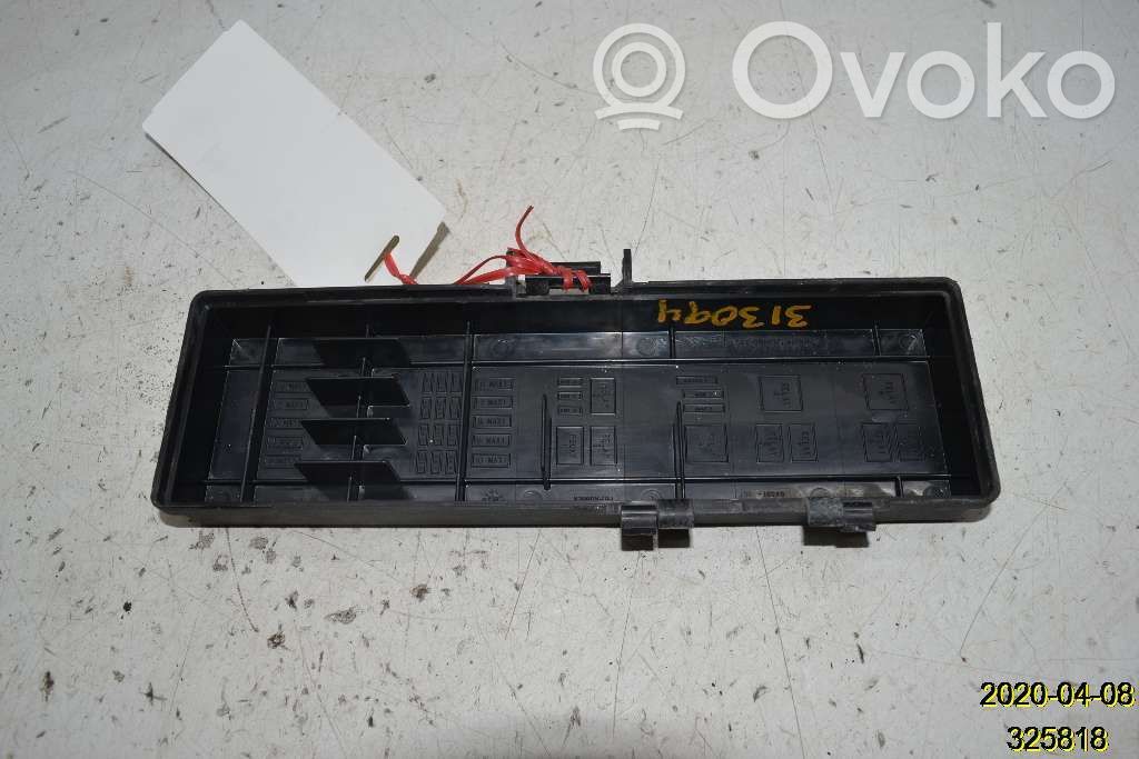 Dangtelis saugiklių dėžės   6436105