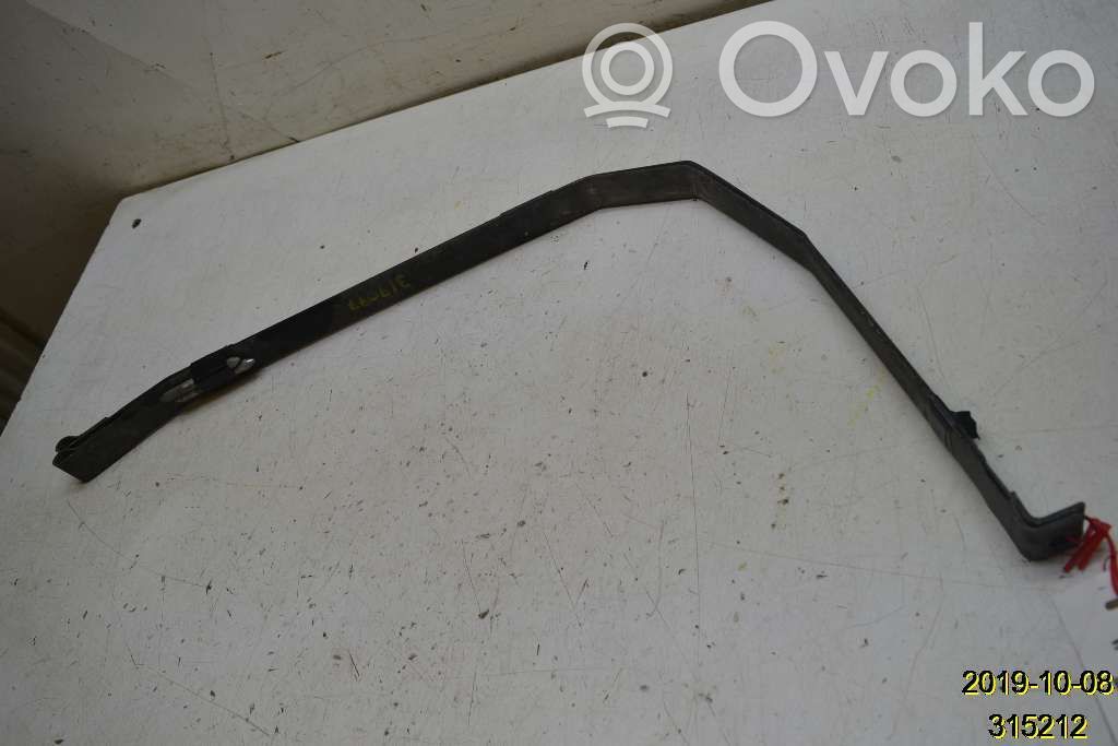 Polttoainesäiliön kannake   4R339055A