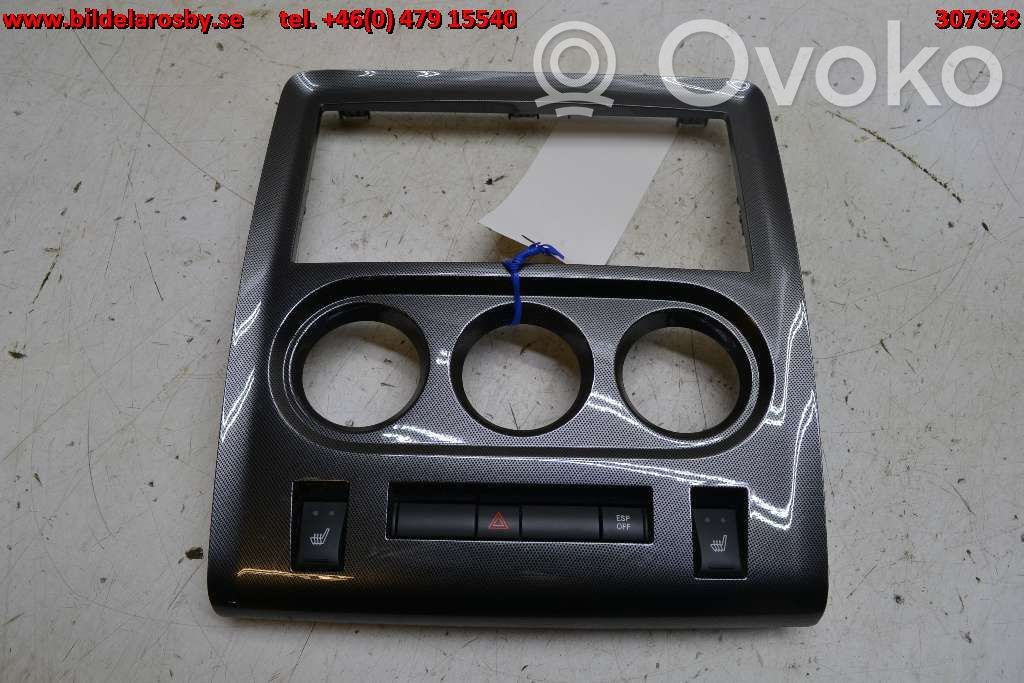 Dodge Challenger Konsola środkowa / Radio / GPS 