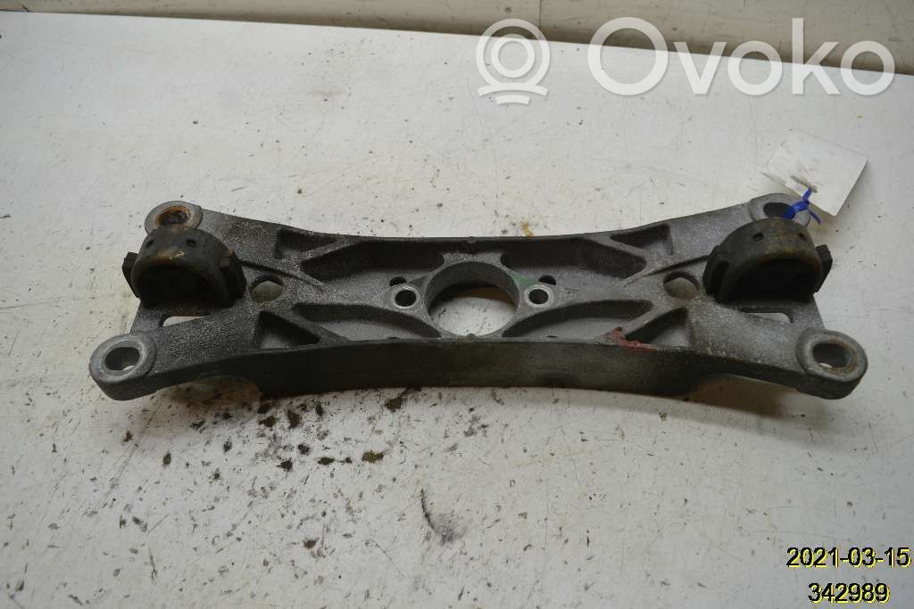 Gearbox mounting bracket