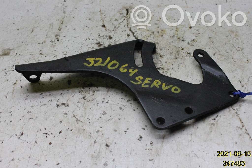 Power steering pump mounting bracket