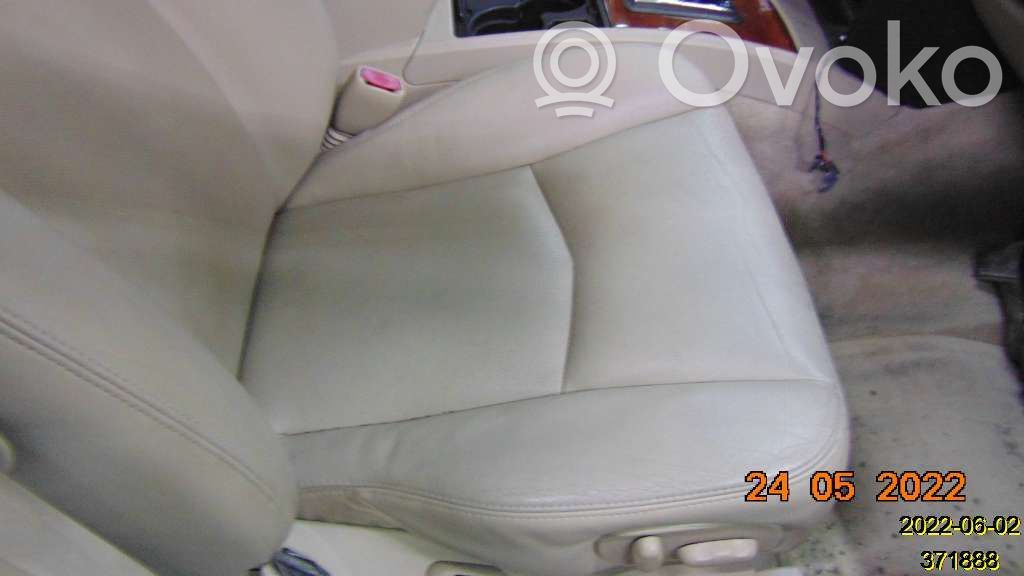 Siège passager avant   20200642R