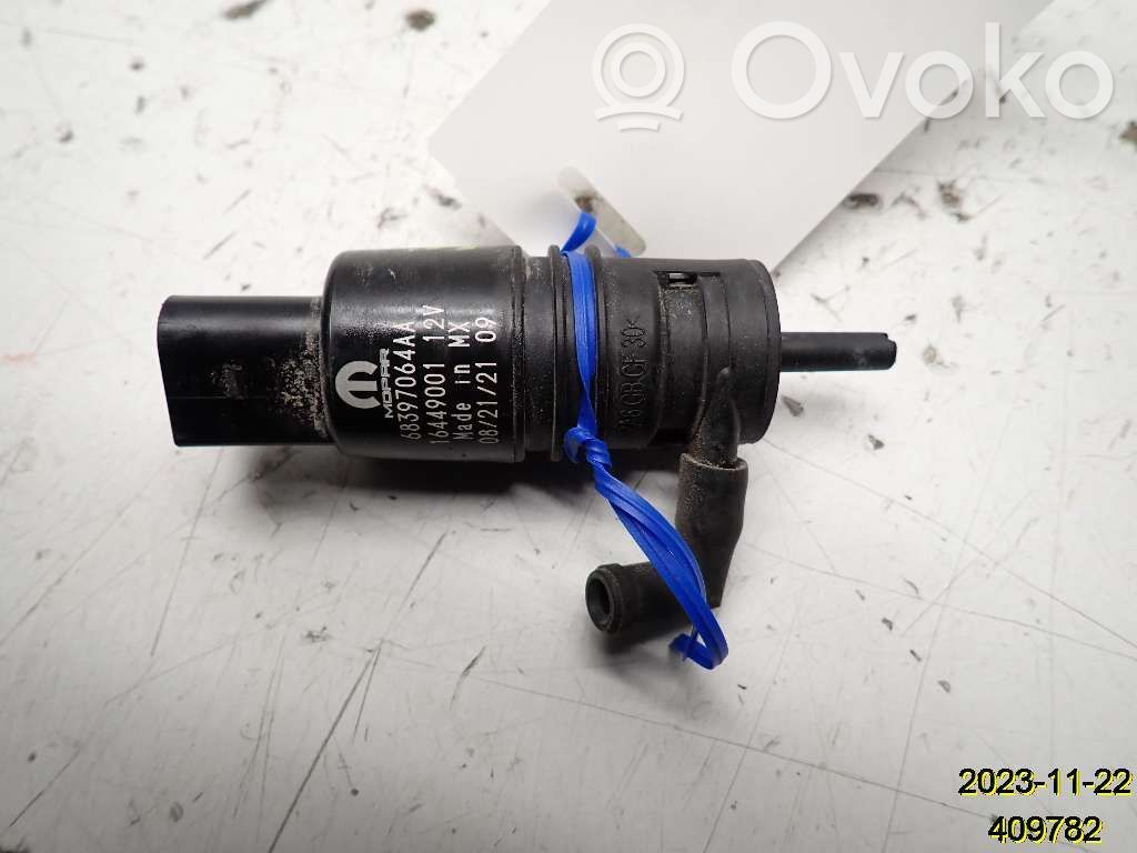 Windscreen/windshield washer pump   68397064AA