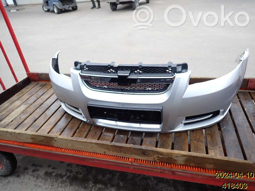 Chevrolet Aveo Parachoques delantero 