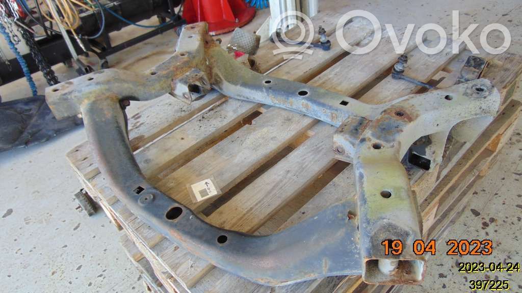 Chrysler 300 - 300C Priekinis traversas 