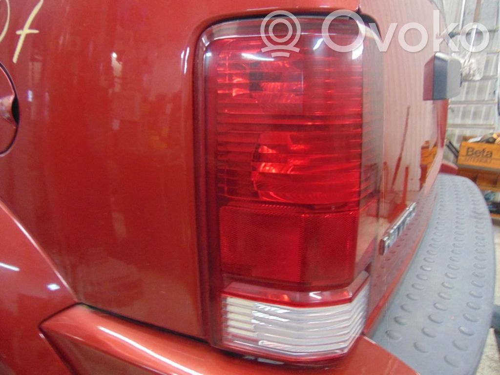 Dodge Nitro Luci posteriori 