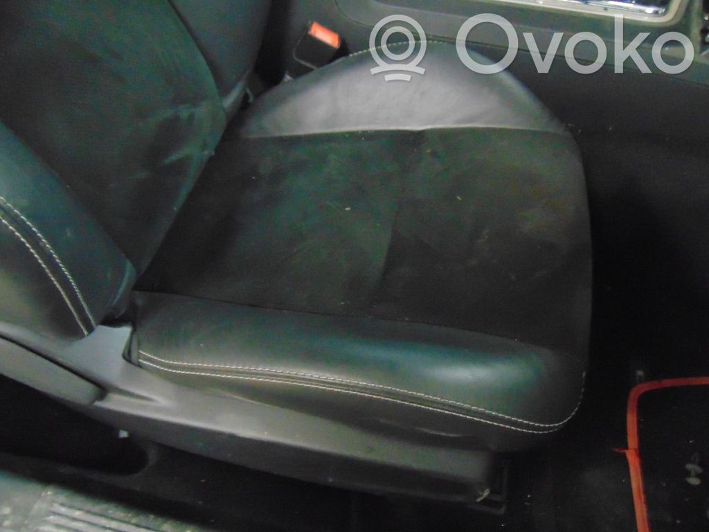 Scaun față pasager   1YJ36XR4AA,20203306R