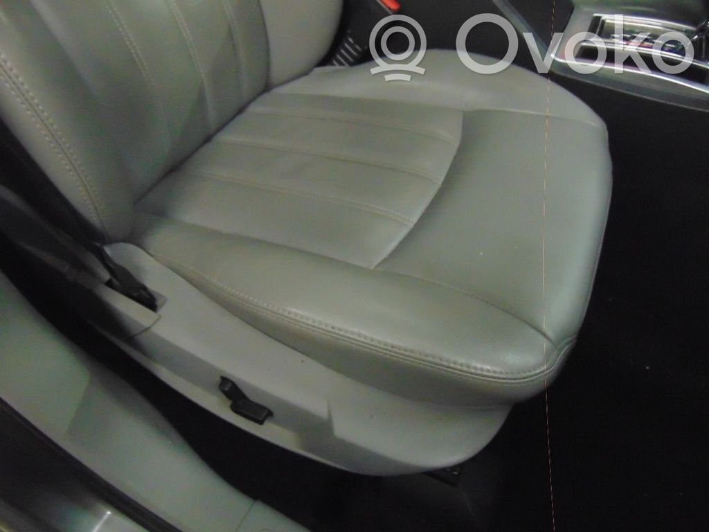 Chrysler 300 - 300C Etumatkustajan istuin 
