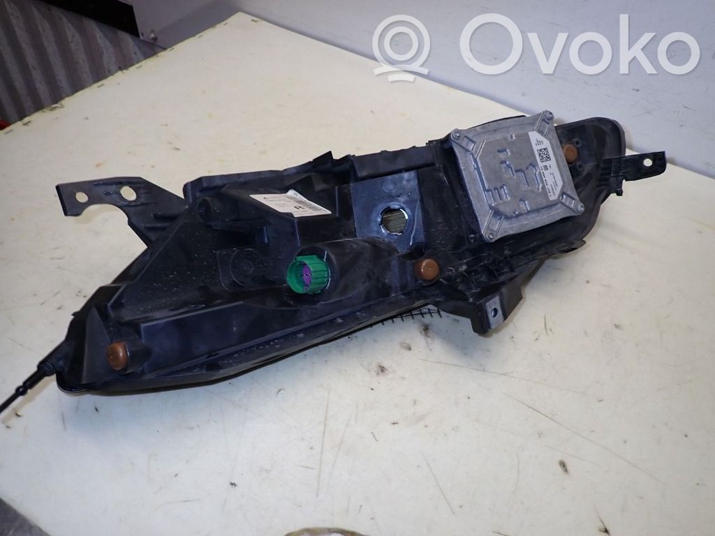 Jeep Cherokee Lampa przednia 