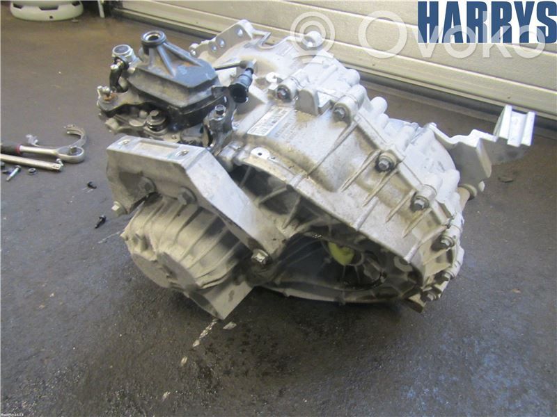 Volvo S80 Manualna 6-biegowa skrzynia biegów 