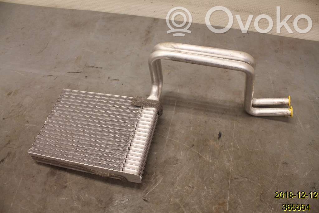 Volvo V40 Pečiuko radiatorius 