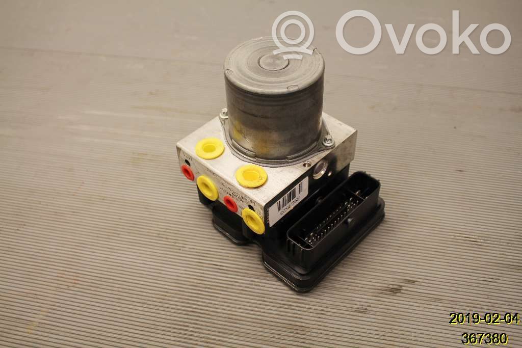 Volvo XC40 ABS Blokas 