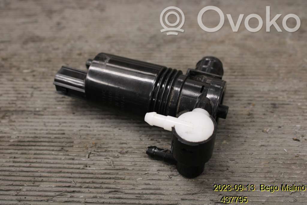 Windscreen/windshield washer pump   31378956