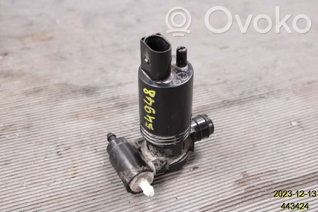 Windscreen/windshield washer pump   31349242