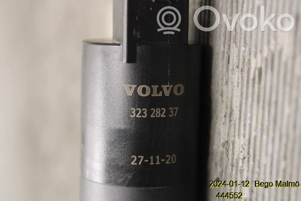 Volvo V60 Windscreen/windshield washer pump 