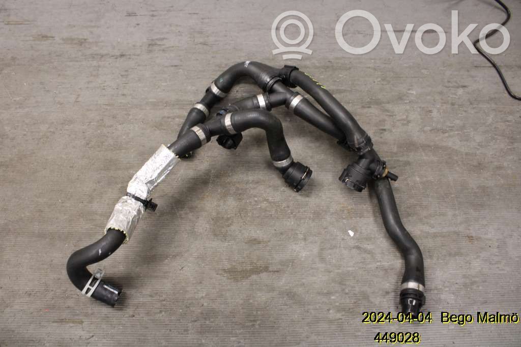 Volvo XC40 Engine coolant pipe/hose 