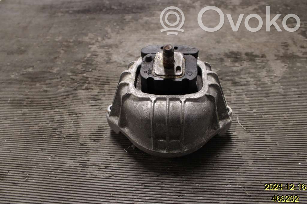 Engine mount bracket   22116768853