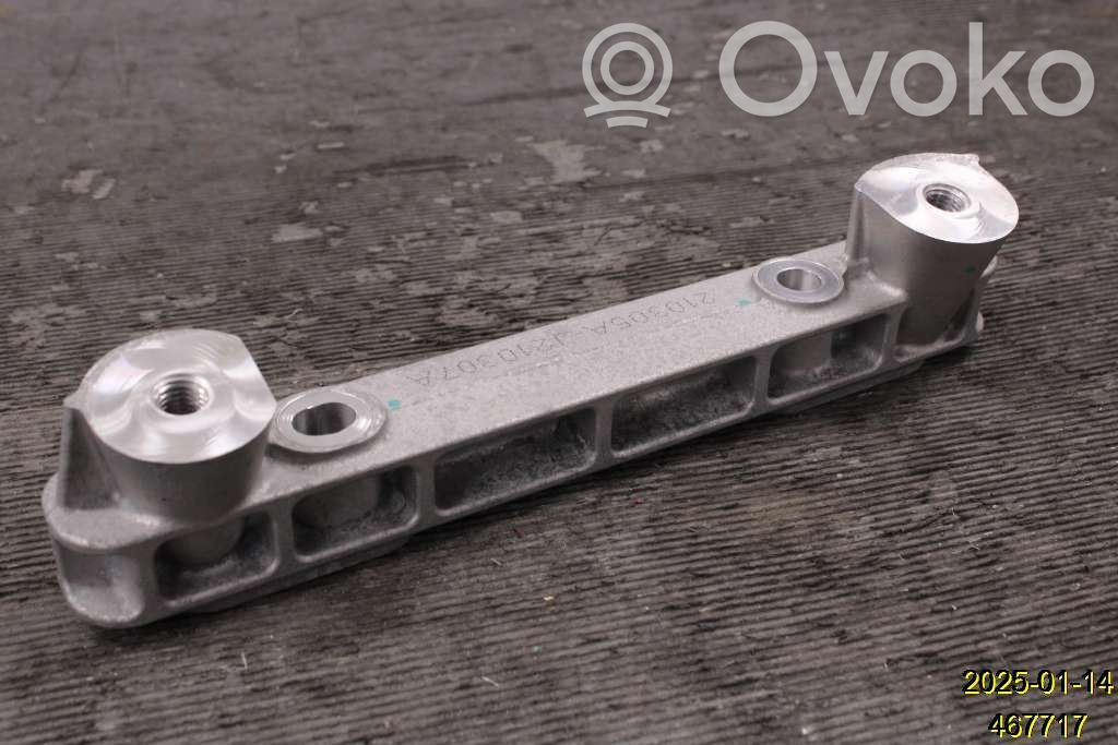 Engine mounting bracket   32137504
