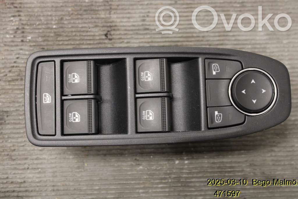 Renault Captur II Electric window control switch 