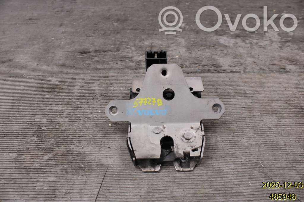 Loading door lock   31440244