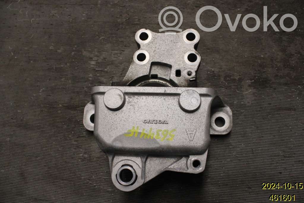 Volvo XC40 Engine mount bracket 
