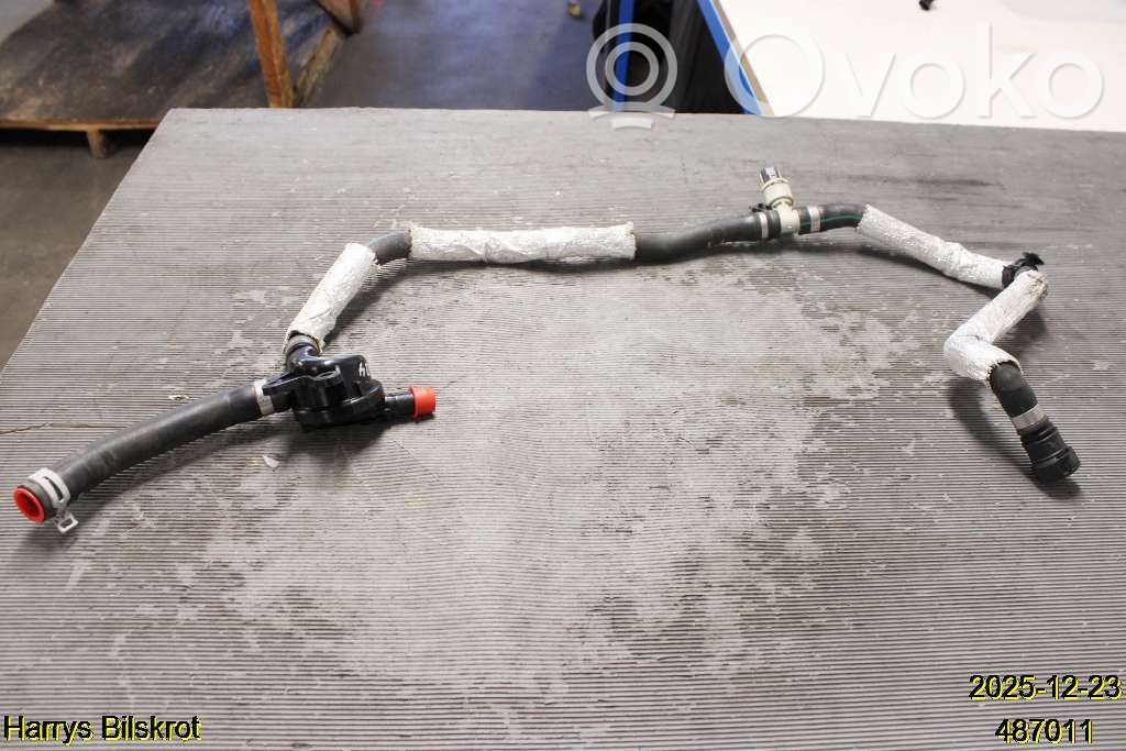 Volvo XC90 Conductă/furtun lichid de răcire motor 