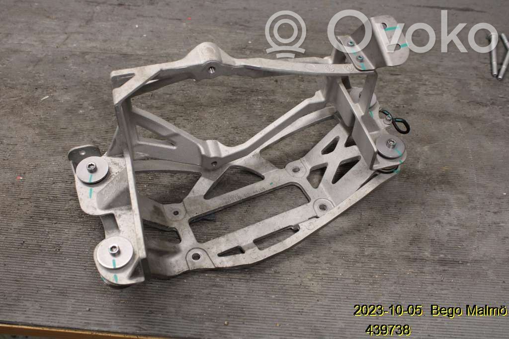 A/C compressor mount bracket   32352687
