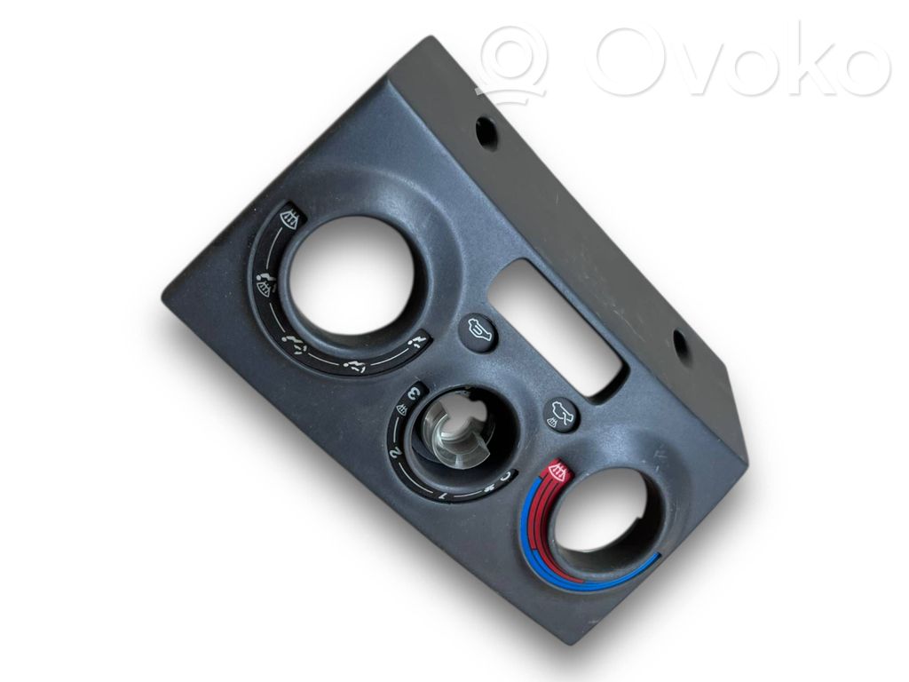 Fiat Punto (199) Moldura protectora de la rejilla de ventilación lateral del panel 