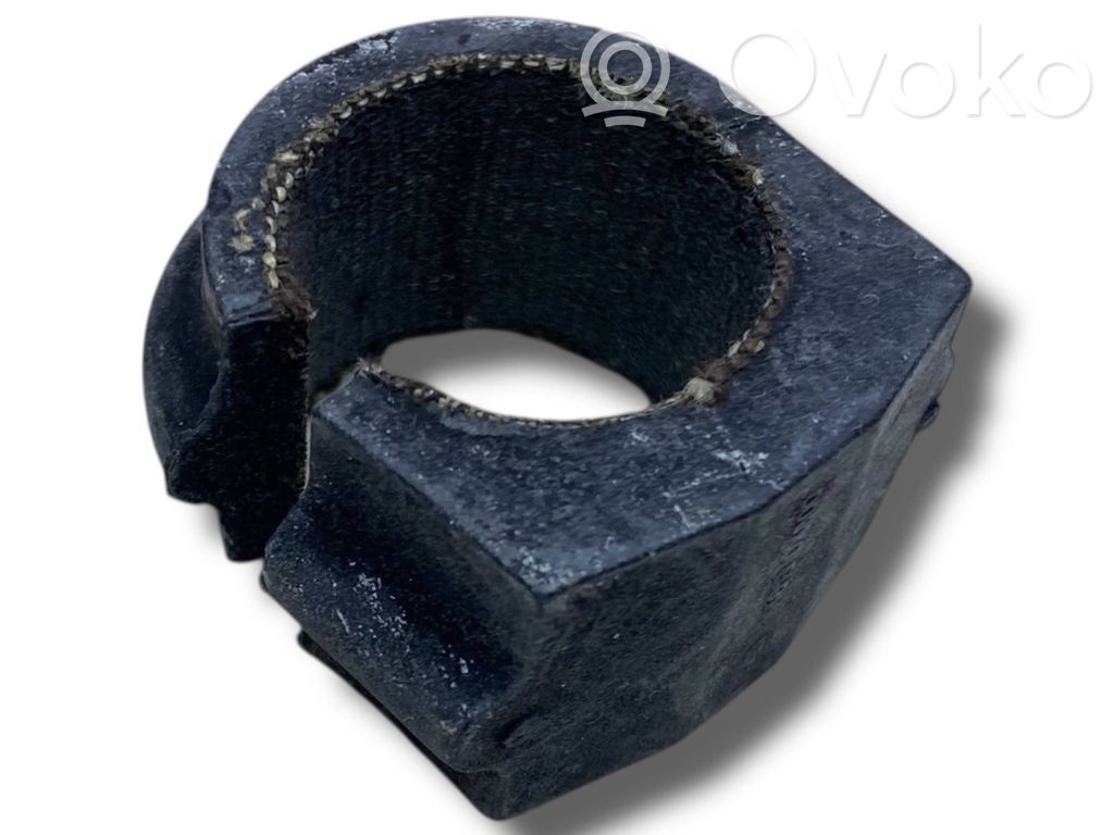 Nissan Almera N16 Oil filter mounting bracket 
