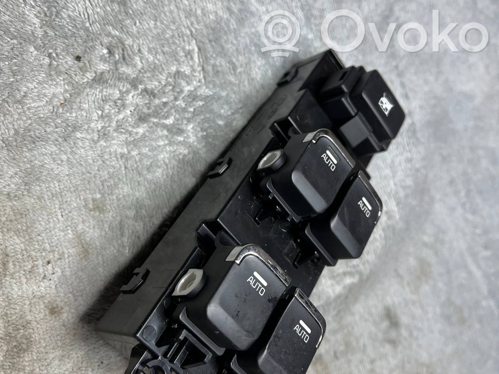 Other switches/knobs/shifts   C718,93570A2200