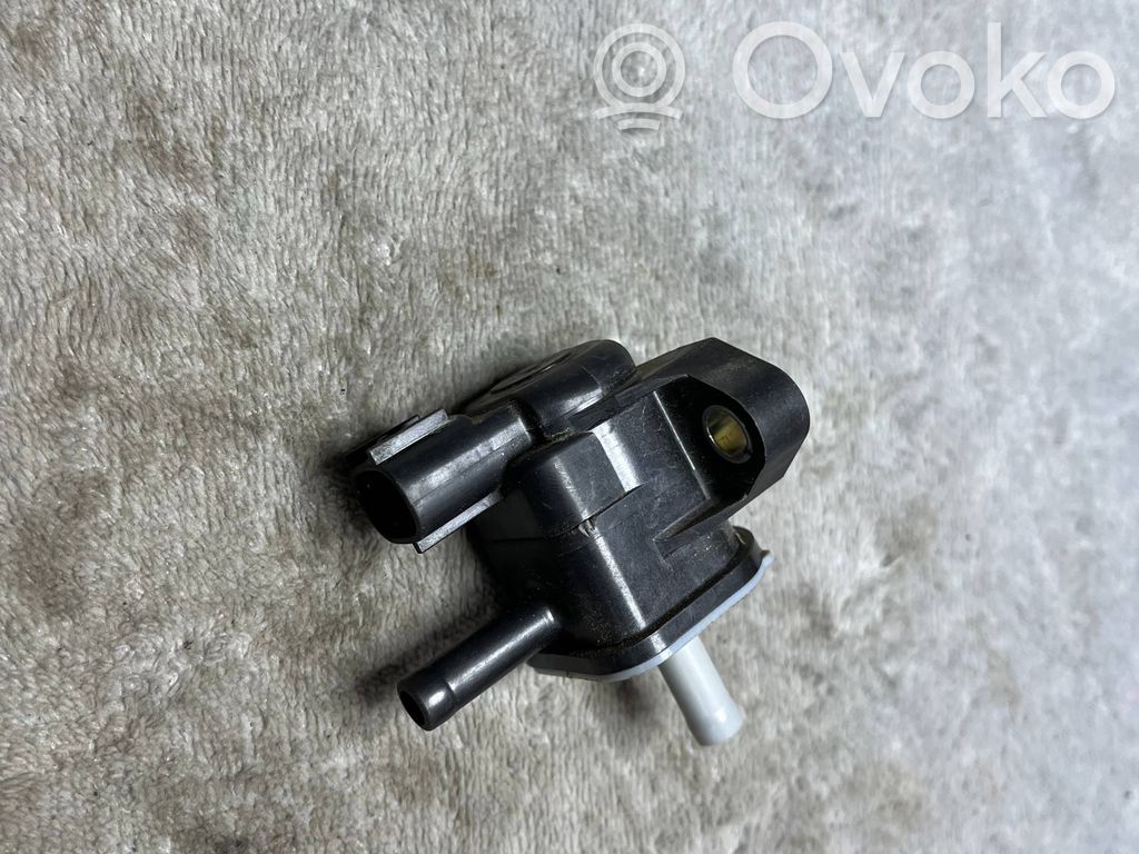 Toyota Auris E180 Cewka zapłonowa wysokiego napięcia 