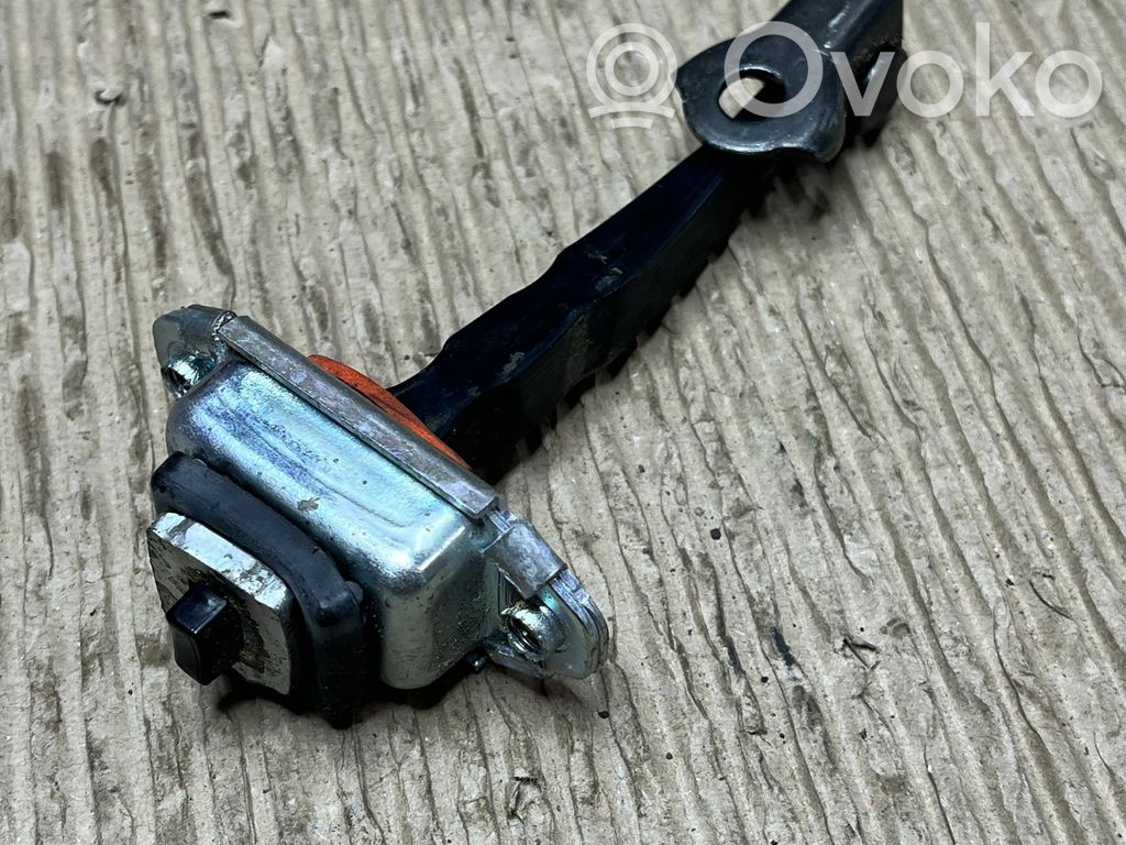 KIA Rio Etuoven pidätin 