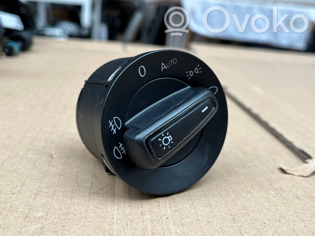 Volkswagen Polo Rear glass lock/latch 
