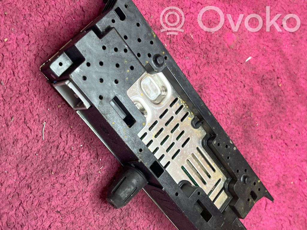 Rear glass lock/latch   9867662480