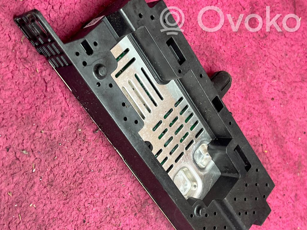 Citroen C3 Rear glass lock/latch 