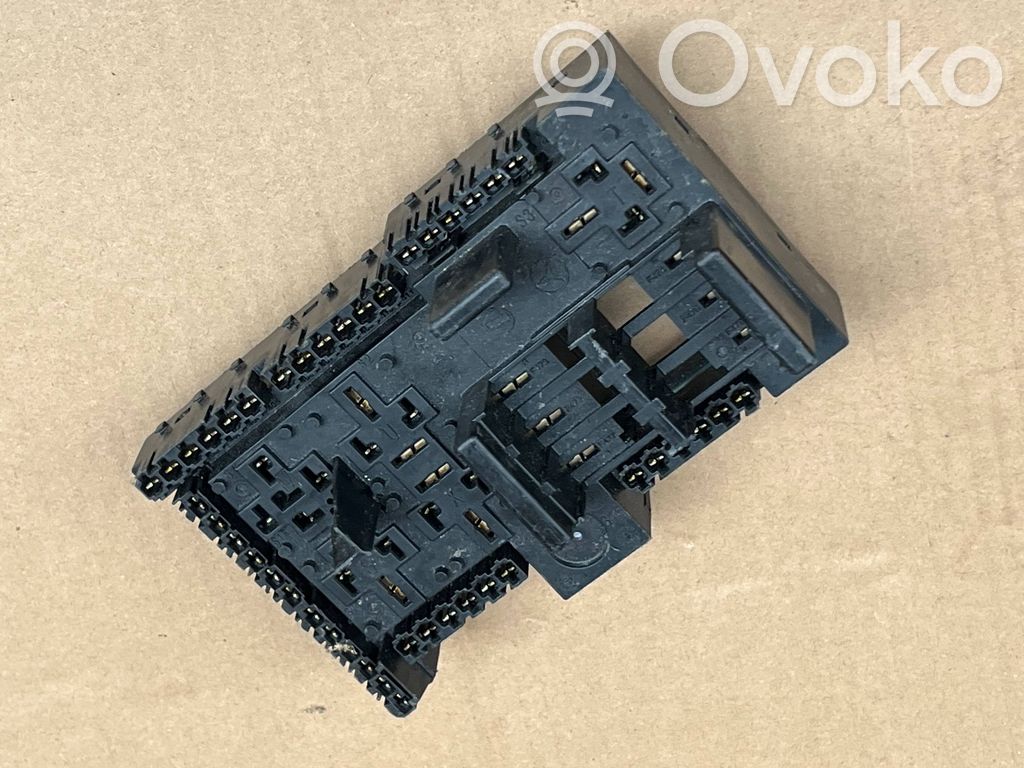 Mercedes-Benz GLB X247 Rear glass lock/latch 