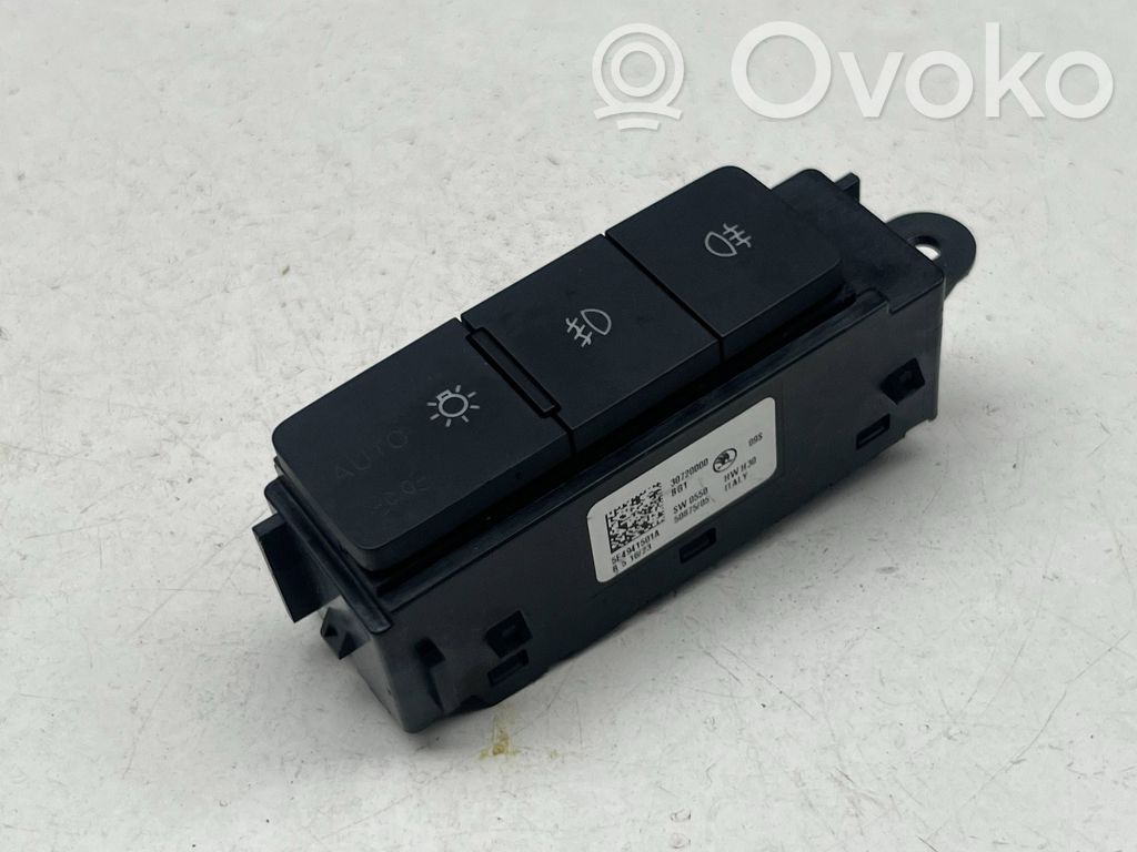 Skoda Karoq Încuietoare/cârlig geam spate 
