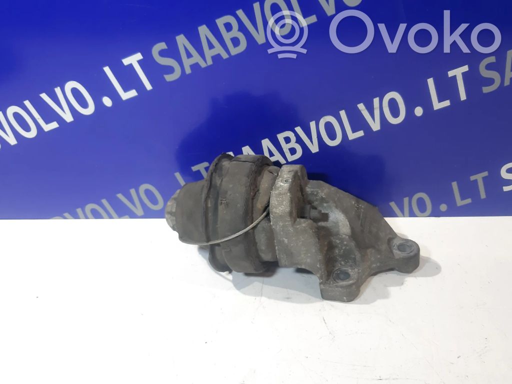 Volvo S60 Engine mount bracket 