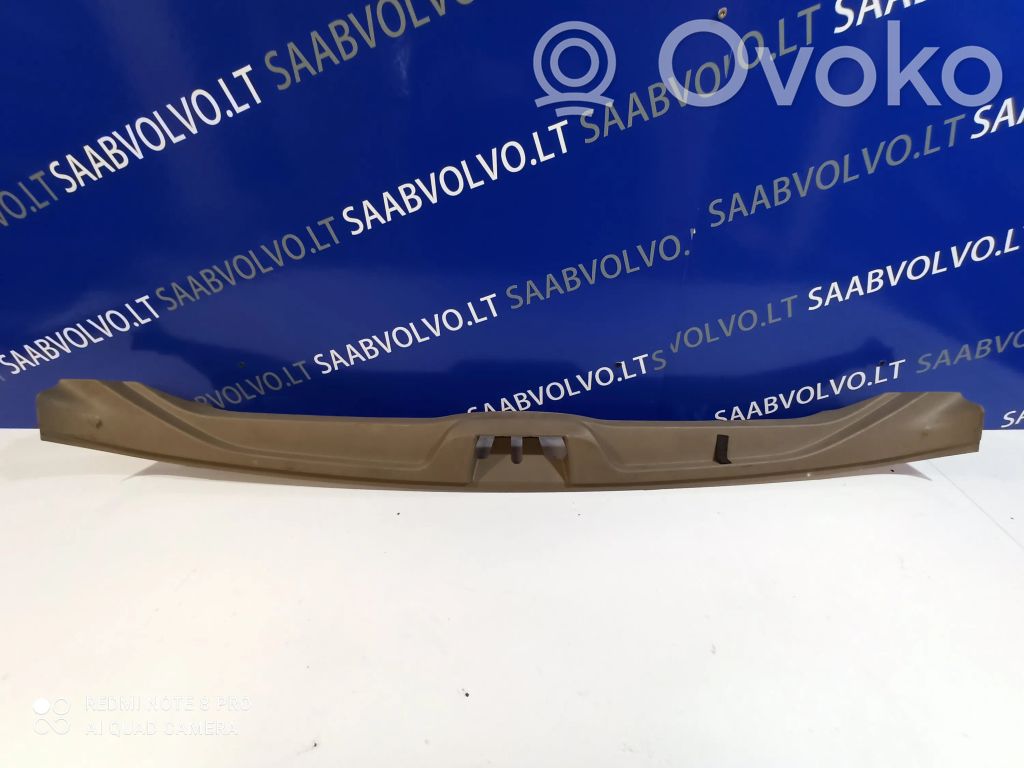 Volvo XC60 Šoninė apdaila (galinė) 